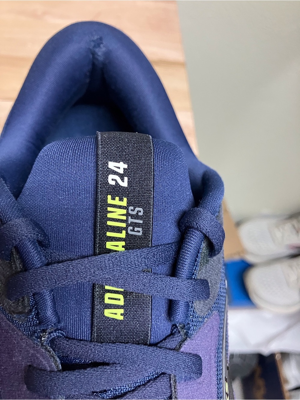 Brooks Women's Adrenaline GTS24 - Picture 6 of 14
